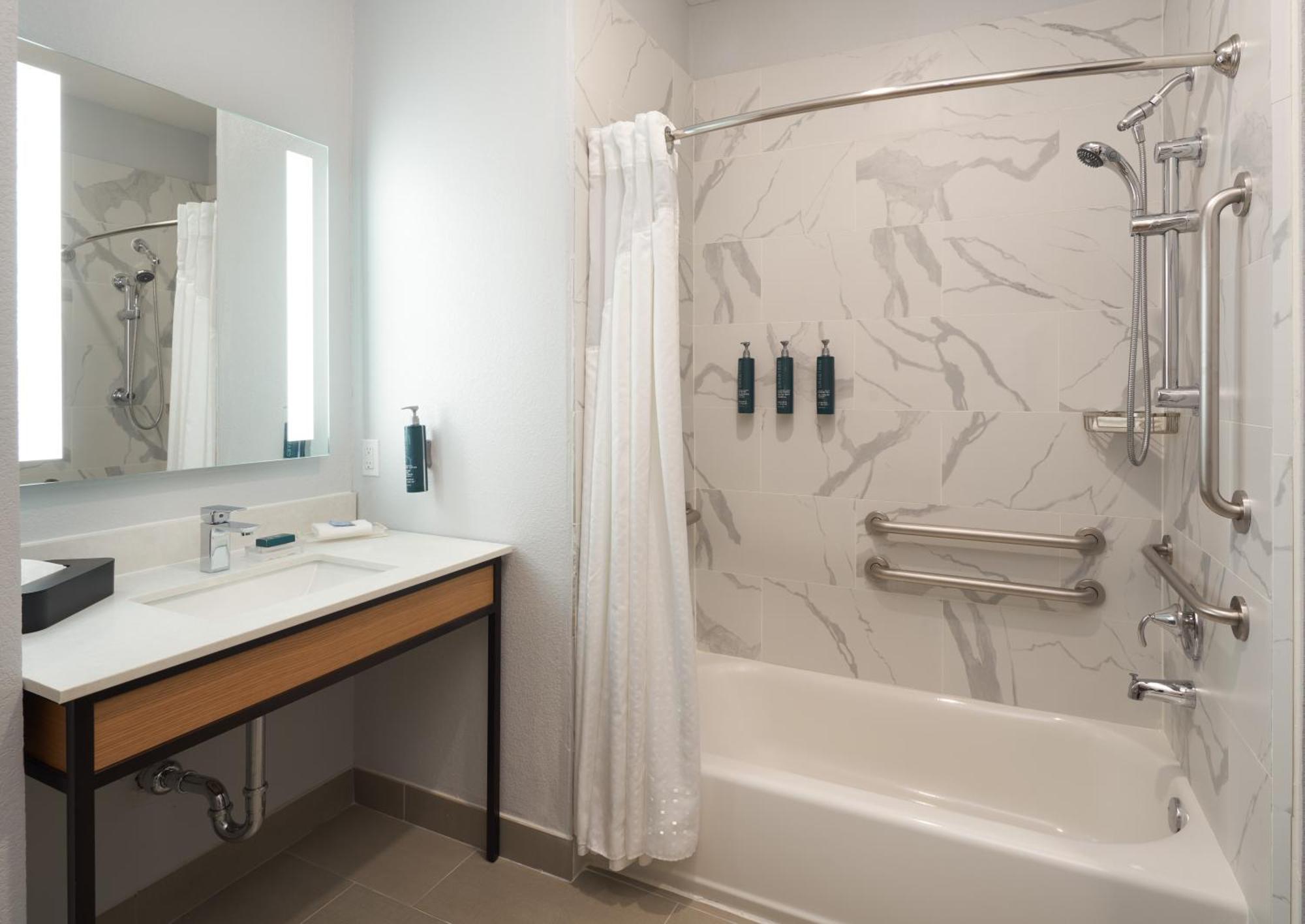 Doubletree By Hilton Houston Westchase Hotell Eksteriør bilde